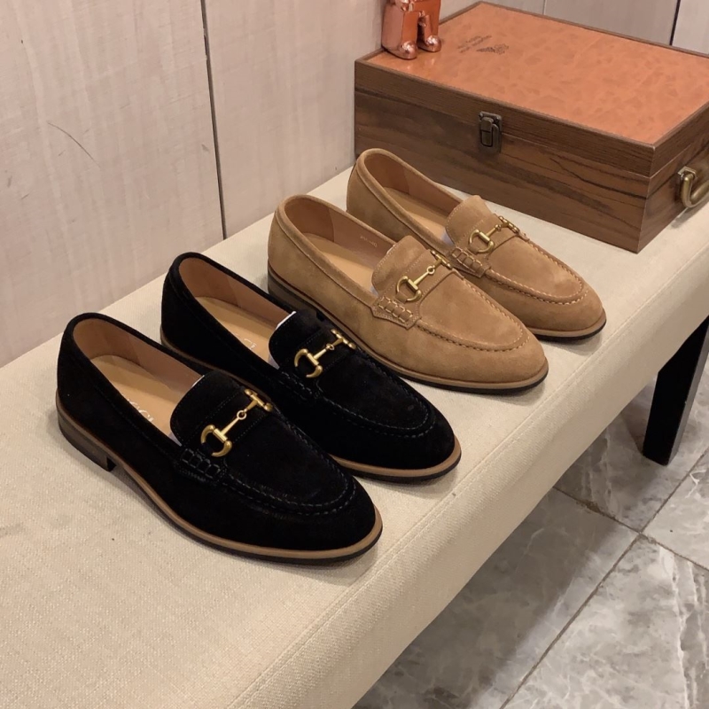 G*u*i leather shoes